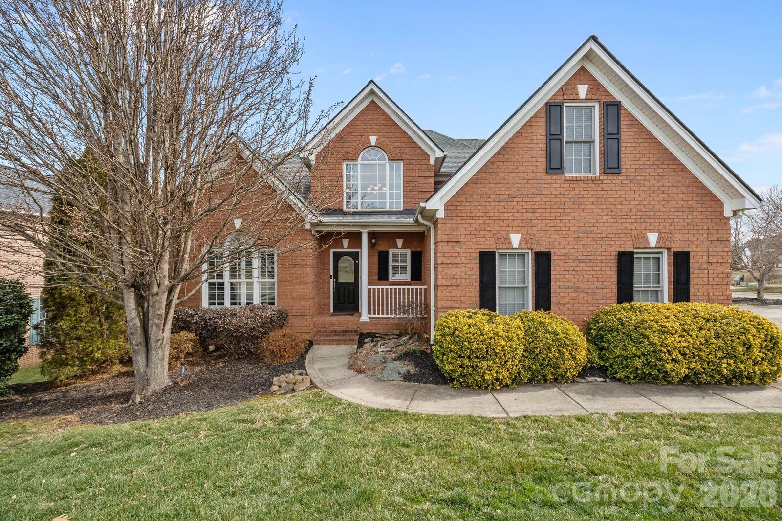 Property Photo: 132 Tenth Green Court NC 28677