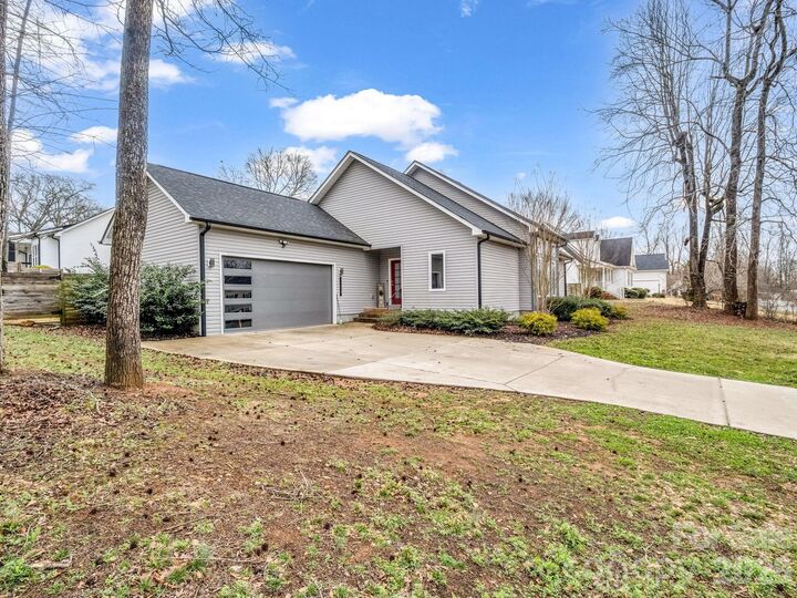 Property Photo: 1317 Wyanoke Avenue NC 28152