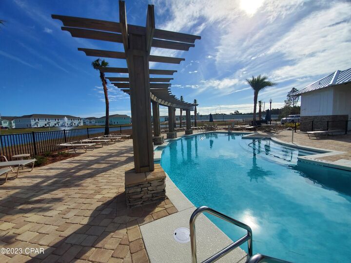 Property Photo: 7652 Shadow Lake Drive FL 32407