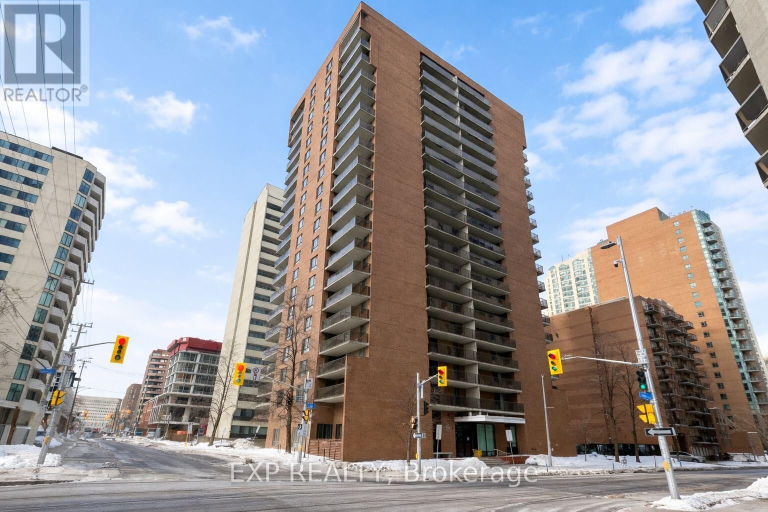 Property Photo: 475 Laurier Avenue West 705 ON K1R 7X1