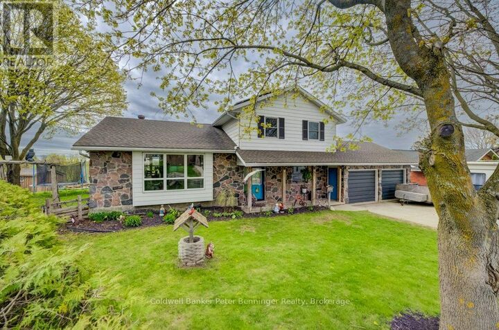 Property Photo:  77 2nd Street Crescent  ON N4N 3K3 