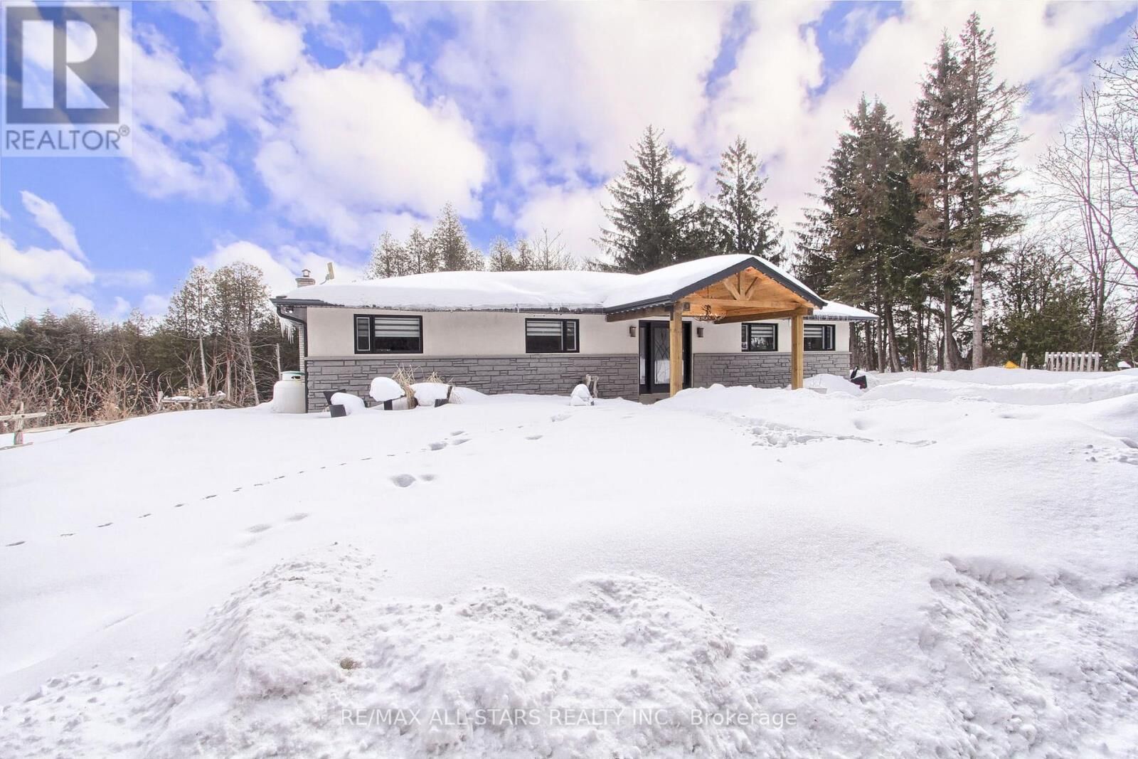 Property Photo: 215 Uxbridge Pickering Townline ON L1Y 0A4