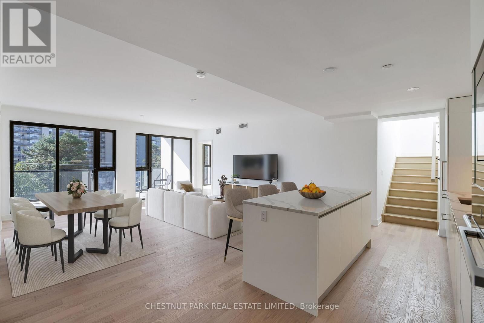 Property Photo: 200 Keewatin Avenue Ph406 ON M4P 1Z8