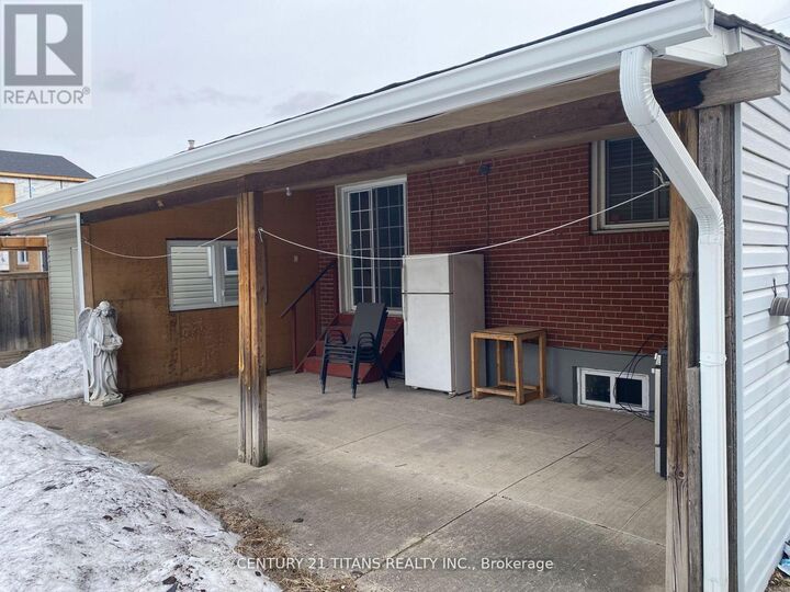 Property Photo:  26 Stephenfrank Road  ON M1P 3W3 