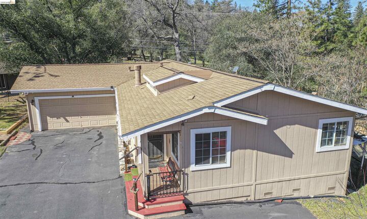 Property Photo: 12690 Mueller Dr CA 95321