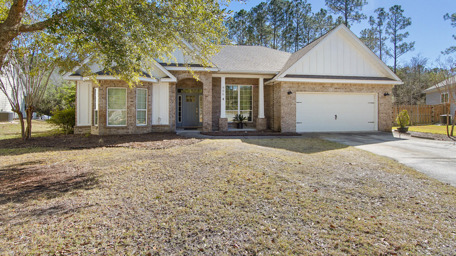 Property Photo: 906 Symphony Way FL 32439
