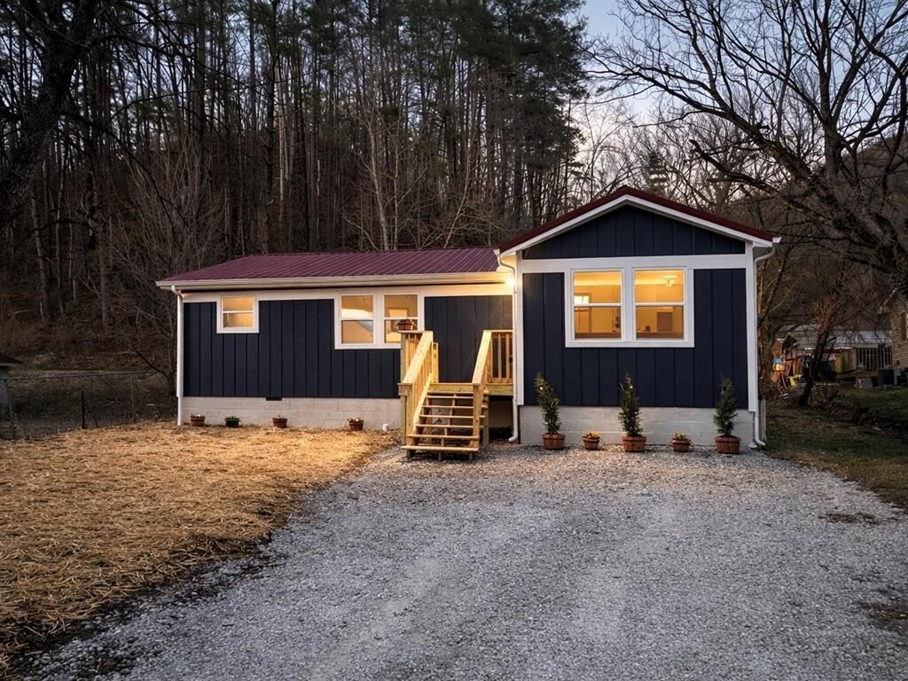 Property Photo:  587 Harolds Branch  KY 41501 