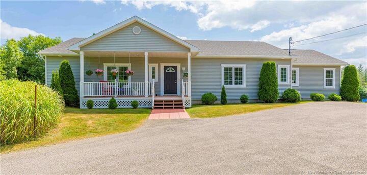 703 Bayview Drive — photo 1