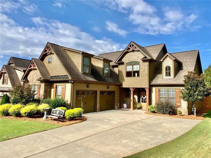 Property Photo:  204 Yorkshire Lane  GA 30180 