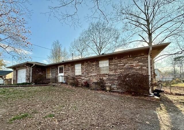 Property Photo:  