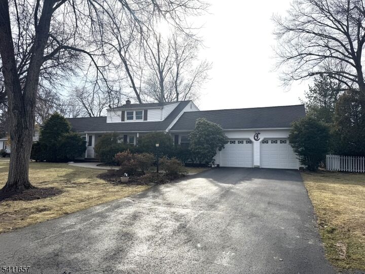 Property Photo: 2 Peach Tree Ct NJ 07054