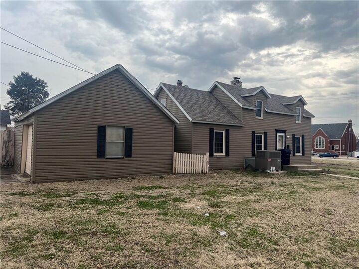 Property Photo:  118 S 11th Street  KS 67301 