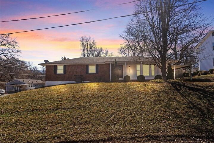 Property Photo:  9807 Jewell Court  MO 64052 