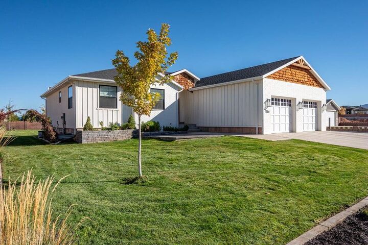 Property Photo: 1144 W 375 St S UT 84761