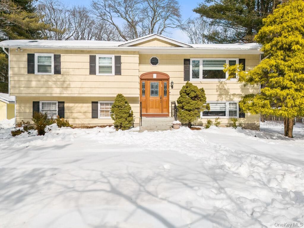 Property Photo:  10 Cottage Lane  NY 10901 
