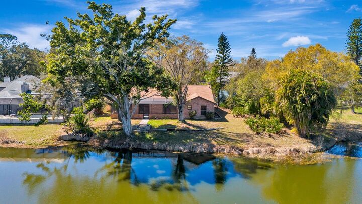 Property Photo:  5017 80th Avenue Circle E  FL 34243 