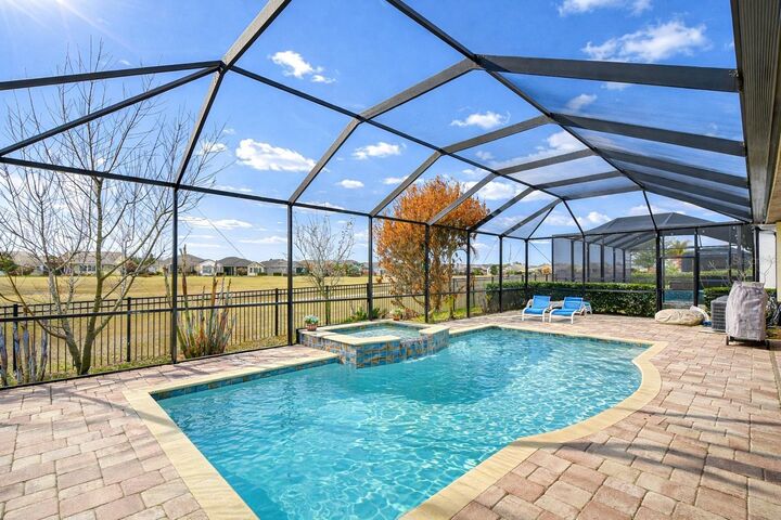 Property Photo: 13706 Osprey Fern Lane FL 33569