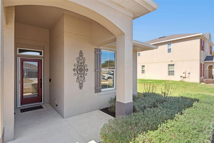 Property Photo:  37027 Scenic Bluff Drive  FL 32735 