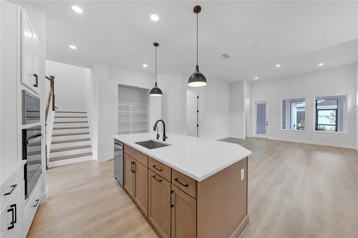 Property Photo:  7267 Kodiak Lane  FL 34240 