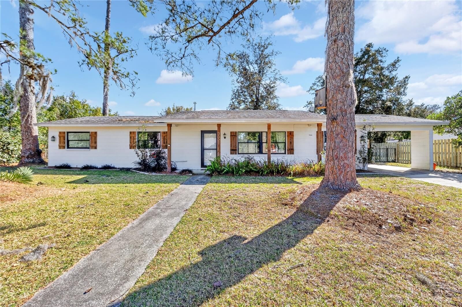 Property Photo:  3321 NW 28th Place  FL 32605 
