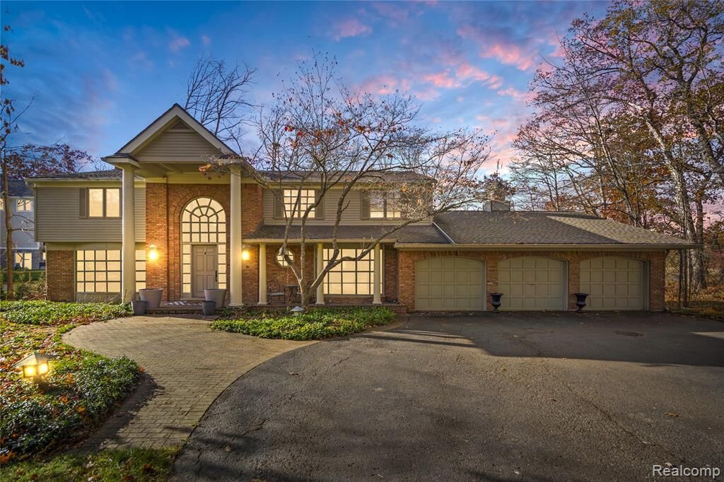 Property Photo: 56853 Mount Vernon Road MI 48316