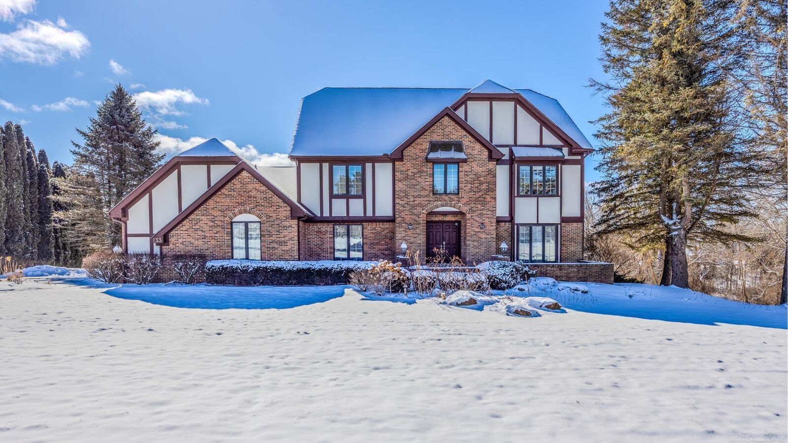 Property Photo:  133 Flumerfelt Lane  MI 48306 