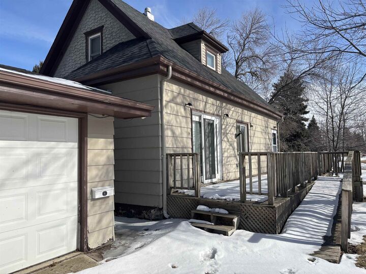 Property Photo: 403 4th Ave SE ND 58761