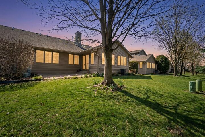 Property Photo:  1247 Daniel Court  IL 60178 