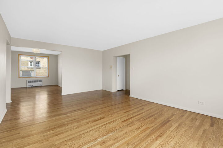 Property Photo: 2615 W Fitch Avenue 3A IL 60645