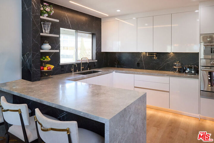 Property Photo:  221 S Gale Drive 403  CA 90211 