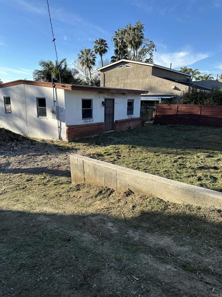 Property Photo: 844 Saxony Road CA 92024