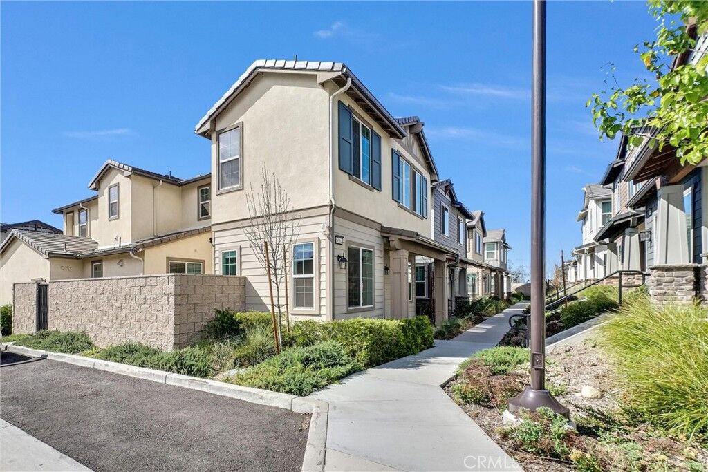 Property Photo:  14964 Cavetto Lane  CA 92336 