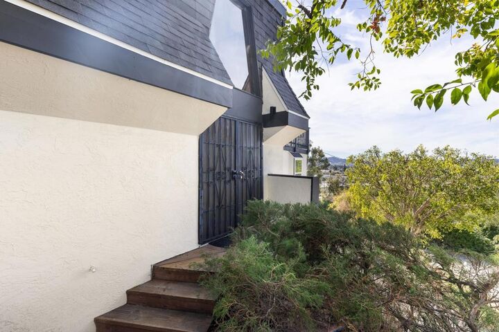 Property Photo: 1128 Dawnridge Avenue CA 92021