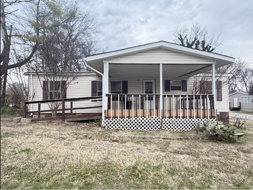 Property Photo:  542 W Eastland St  TN 37066 