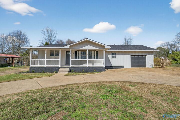 Property Photo:  1107 Nelson Road  AL 35950 