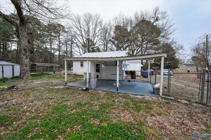 Property Photo: 1191 Lane Road NW AL 35640