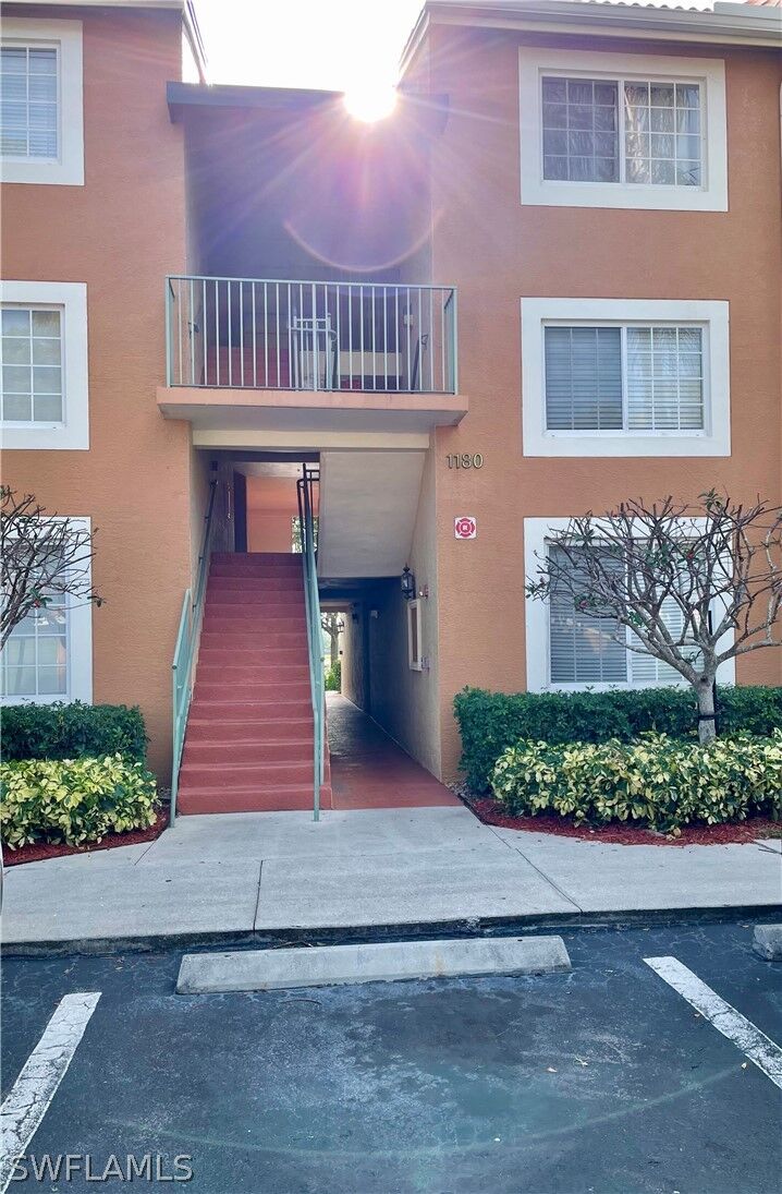 Property Photo:  1180 Wildwood Lakes Boulevard 106  FL 34104 