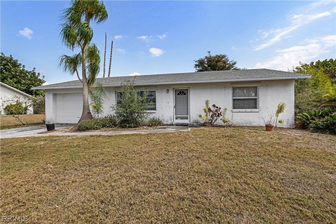 Property Photo:  12170 Dolphin Road  FL 33922 