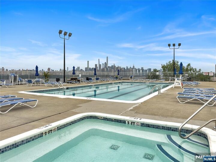 Property Photo:  8450 Boulevard East 4F  NJ 07047 