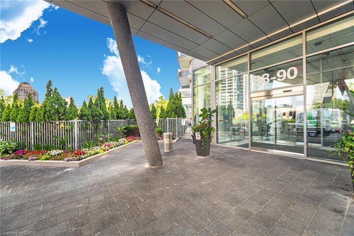 Property Photo: 88 Park Lawn Road 3005 ON M8Y 0B5