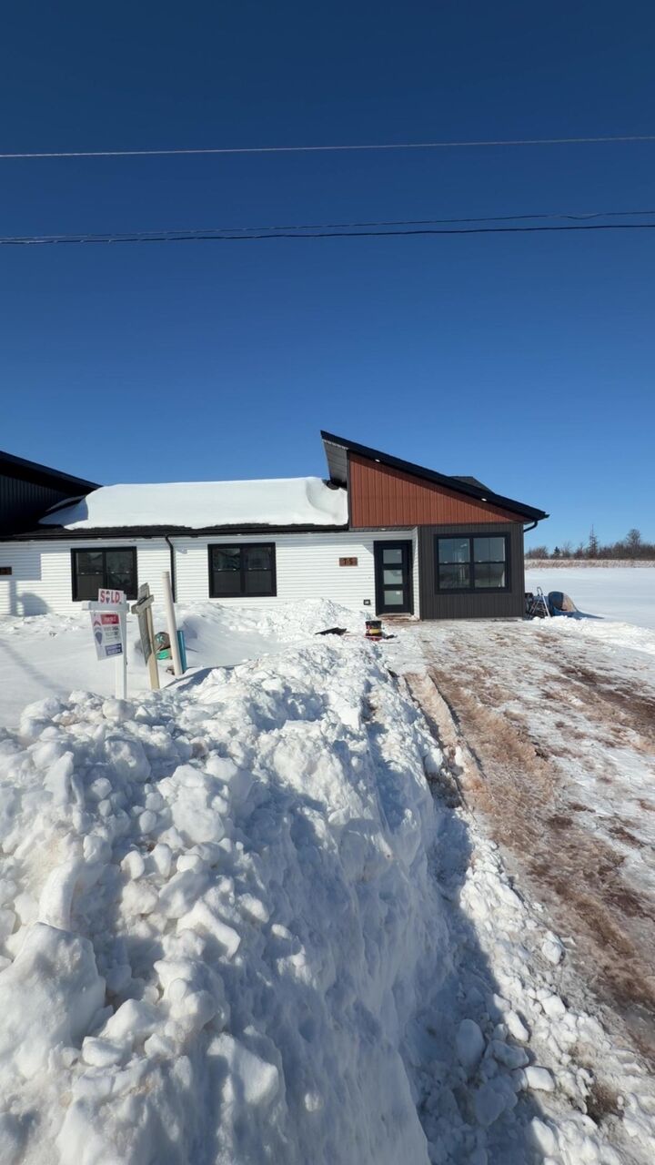 Property Photo: 73 Violet Circle PE C0A 0K6