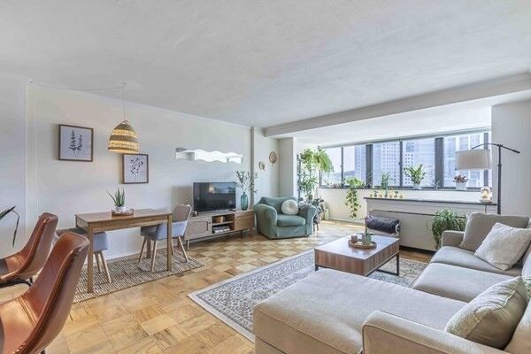 Property Photo: 6 Whittier Place 14G MA 02114