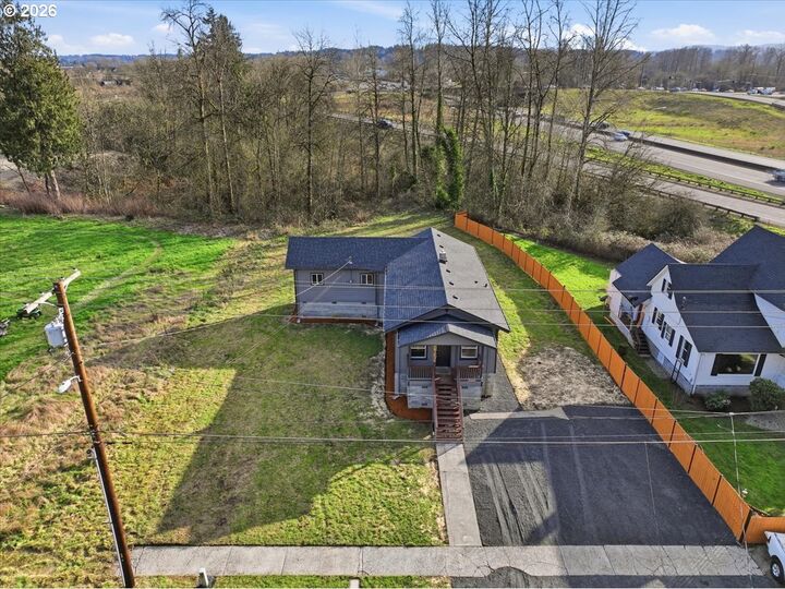 Property Photo:  1025 NW Prindle St  WA 98532 