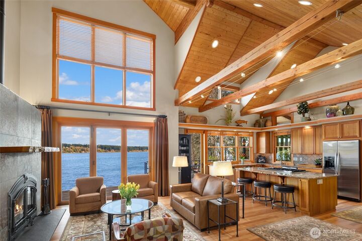Property Photo: 15550 Sandy Hook Rd NE WA 98370