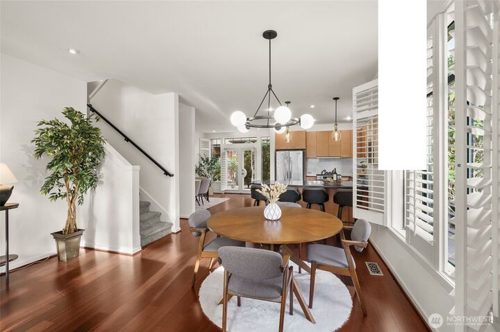 Property Photo: 10590 NE 12th Street 106 WA 98004