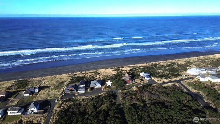Property Photo:  3  Dune Crest  WA 98595 
