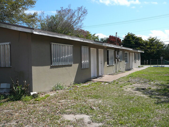 Property Photo:  510 Gardenia Avenue  FL 34982 