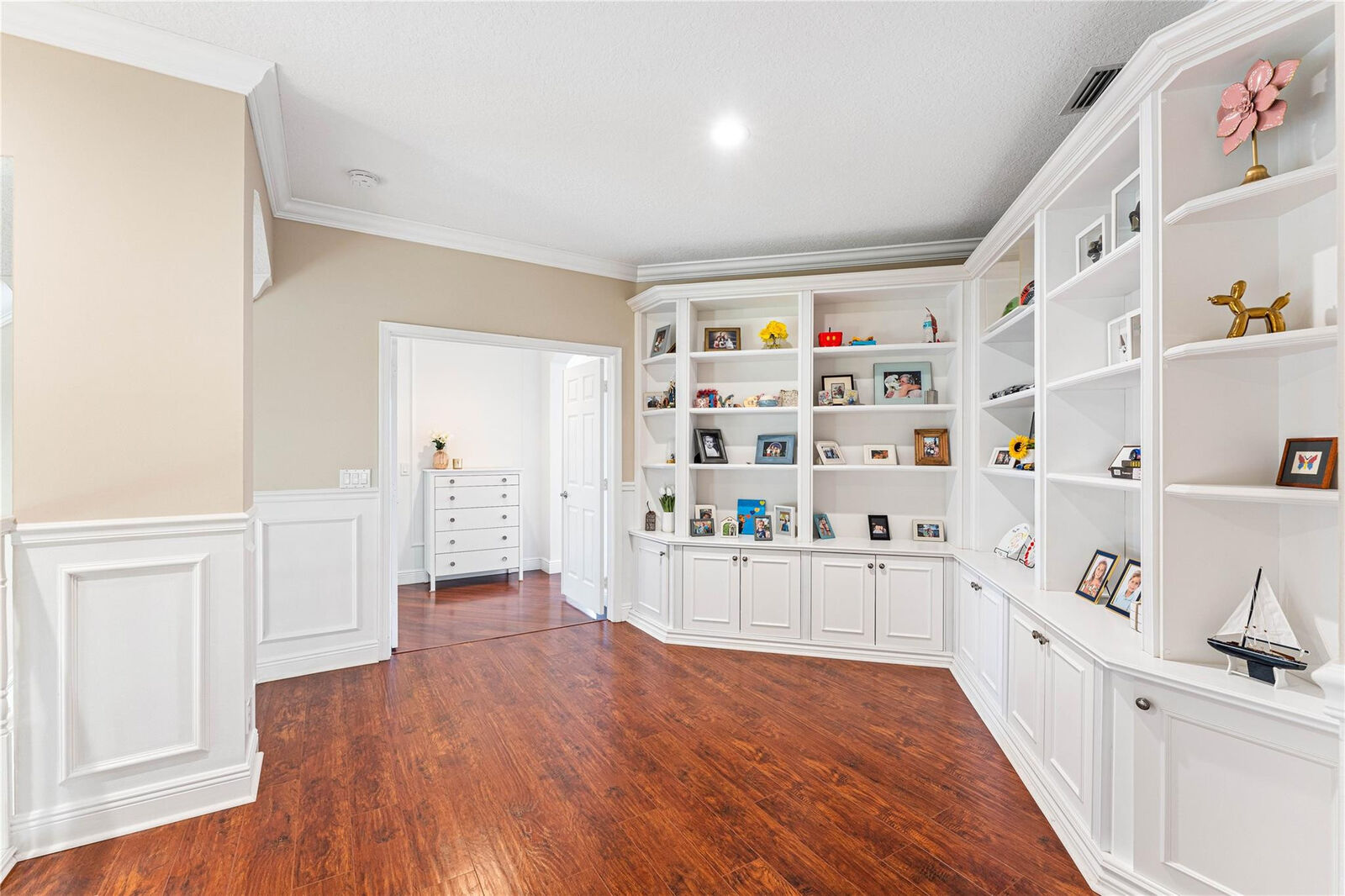 Property Photo:  2527 Montclaire Circle  FL 33327 