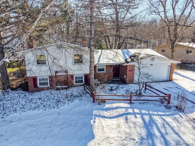 Property Photo:  24095 Farmington Road  MI 48336 