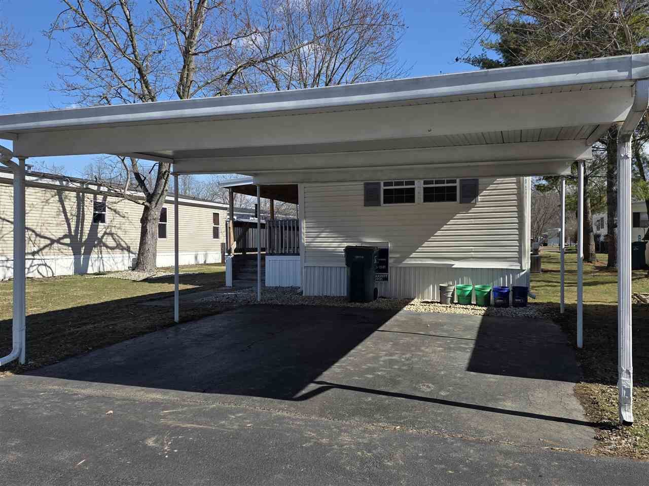 Property Photo:  11 Fairoaks Drive  IN 47374 